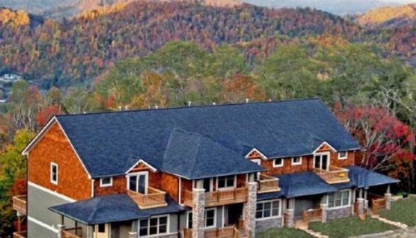 Wolf Ridge Ski Lodge